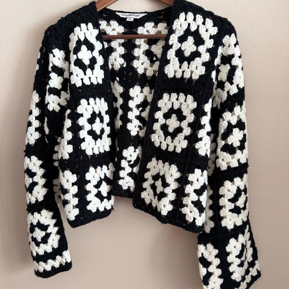 Davi & Dani Crochet Granny Square Cardigan Black Cream Boho Small - Picture 5 of 9